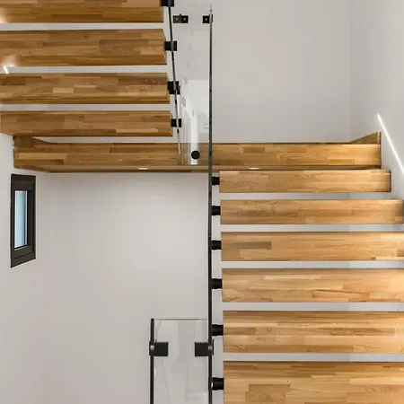 Villa Seafront Nafsika - Private Heated Infinity Pool - Direct Access To The - Play Area Halikúnasz