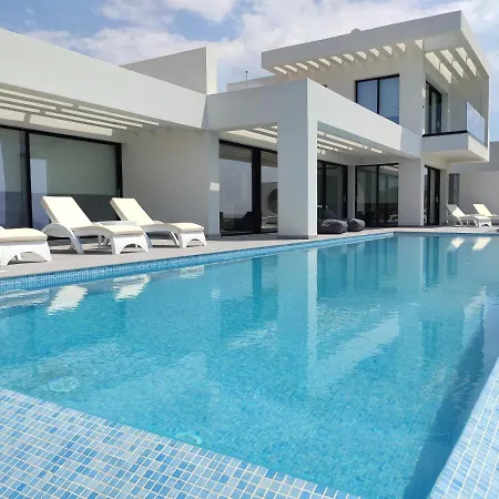 Villa Seafront Nafsika - Private Heated Infinity Pool - Direct Access To The - Play Area