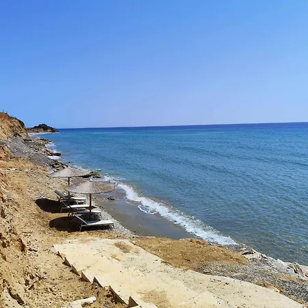 Seafront Nafsika - Private Heated Infinity Pool - Direct Access To The - Play Area Halikúnasz