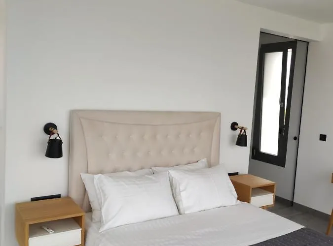 וילה Seafront Nafsika - Private Heated Infinity Pool - Direct Access To The - Play Area Halikounas