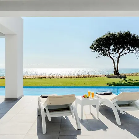 Seafront Nafsika - Private Heated Infinity Pool - Direct Access To The - Play Area * Halikounas