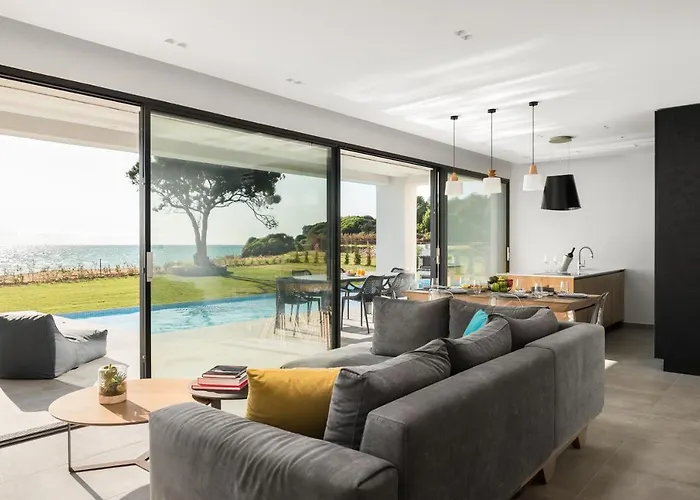 Villa Seafront Nafsika - Private Heated Infinity Pool - Direct Access To The - Play Area Halikounas