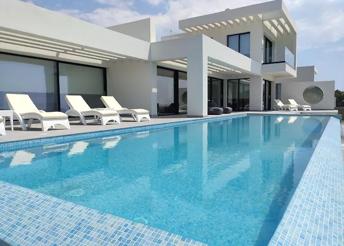 Villa Seafront Nafsika - Private Heated Infinity Pool - Direct Access To The - Play Area