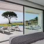 Seafront Nafsika - Private Heated Infinity Pool - Direct Access To The - Play Area Willa *