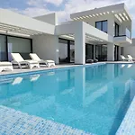 Willa Seafront Nafsika - Private Heated Infinity Pool - Direct Access To The - Play Area