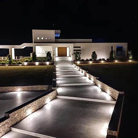 Seafront Nafsika - Private Heated Infinity Pool - Direct Access To The - Play Area Villa *
